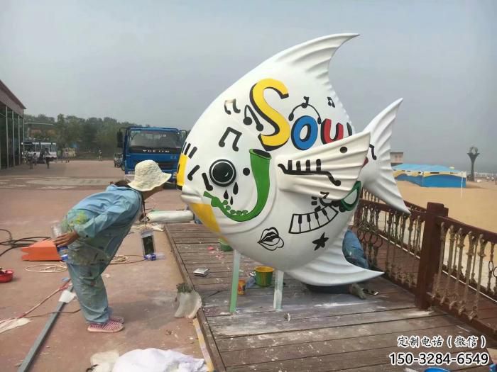 玻璃鋼售樓處金魚雕塑 商業(yè)街仿真雕塑 海洋生物擺件 玻璃鋼售樓處金魚雕塑 商業(yè)街仿真雕塑 海洋生物擺件