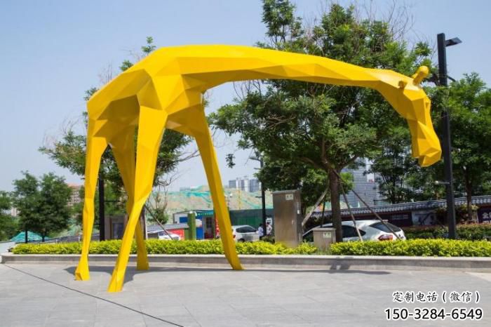 不銹鋼長(zhǎng)頸鹿雕塑,異形幾何動(dòng)物,售樓處小區(qū)擺件 (7) 不銹鋼長(zhǎng)頸鹿雕塑,異形幾何動(dòng)物,售樓處小區(qū)擺件 (7)