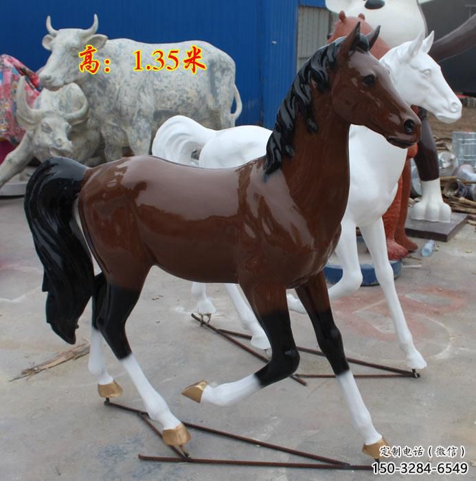 街道小馬雕塑廠家，景觀擺件，鍍金工藝