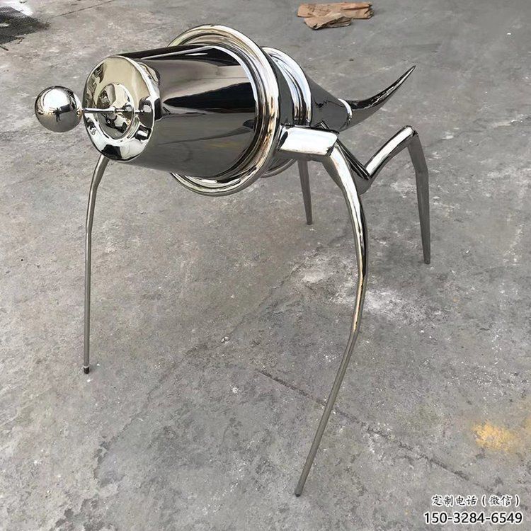 城市蝗蟲雕塑，鏡面昆蟲雕塑，鏡面效果