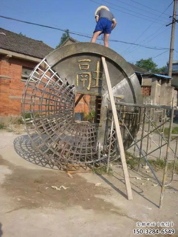 售樓部銅錢雕塑，噴砂發光雕塑，烤漆題材