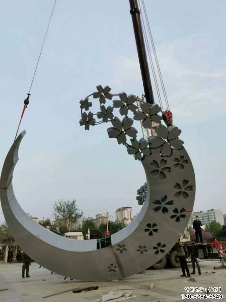 街頭月牙雕塑 大型別墅區(qū)月亮牙雕塑 鋼管雕塑 街頭月牙雕塑 大型別墅區(qū)月亮牙雕塑 鋼管雕塑