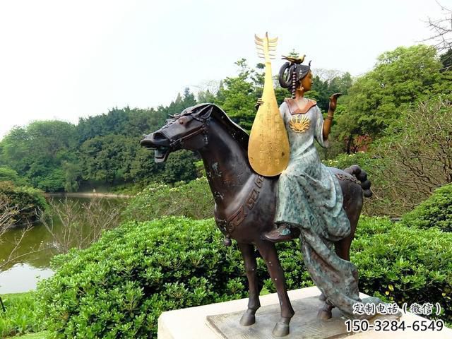 酒店琵琶雕塑 景觀樂(lè)器雕塑 現(xiàn)代音樂(lè)雕塑