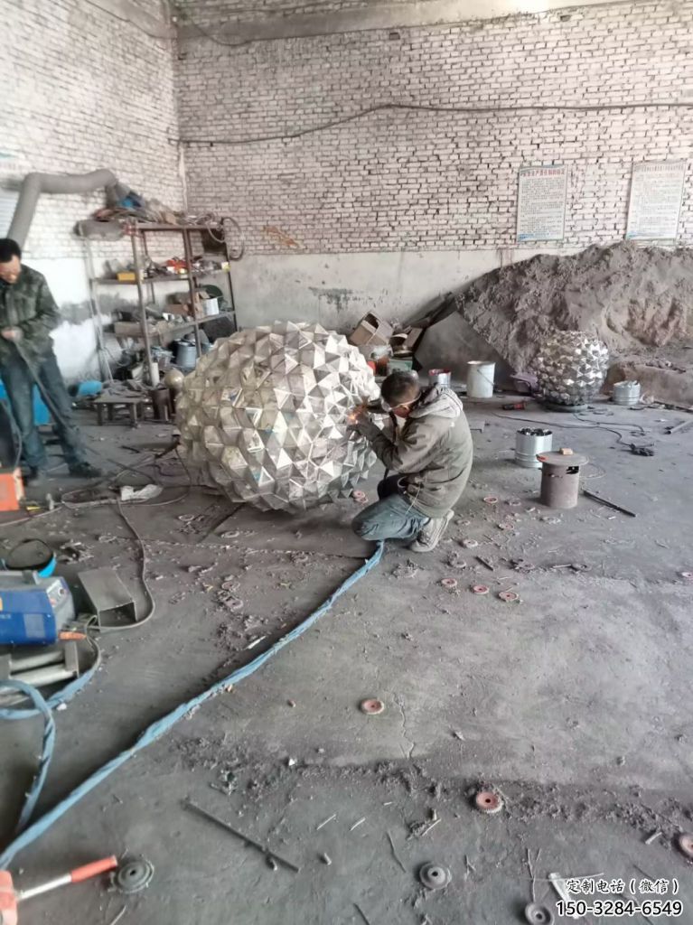 街頭松塔雕塑廠家 大型別墅區雕塑 鋼管松果造型 街頭松塔雕塑廠家 大型別墅區雕塑 鋼管松果造型
