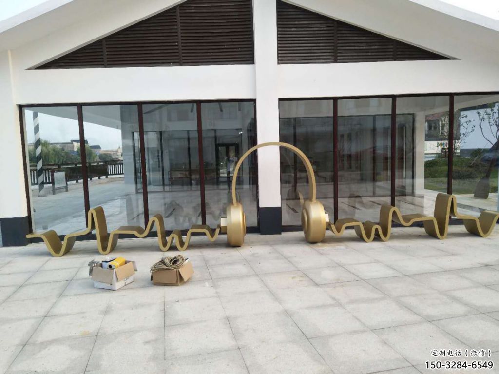 噴漆耳麥雕塑 中式村口音樂雕塑 草地耳機雕塑 噴漆耳麥雕塑 中式村口音樂雕塑 草地耳機雕塑
