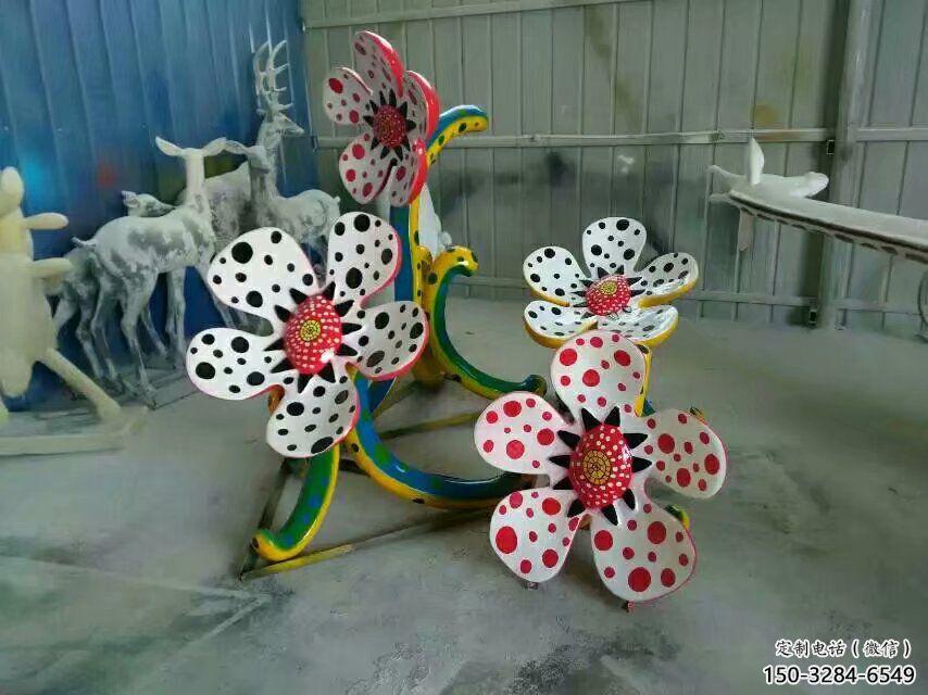 大型喇叭花雕塑 鍛造發(fā)光花卉雕塑 房地產(chǎn)雕塑 大型喇叭花雕塑 鍛造發(fā)光花卉雕塑 房地產(chǎn)雕塑
