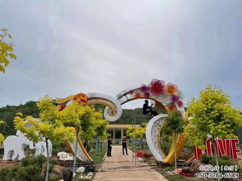 心形拱門雕塑，鏤空工藝，不銹鋼藝術(shù)大門雕塑廠家