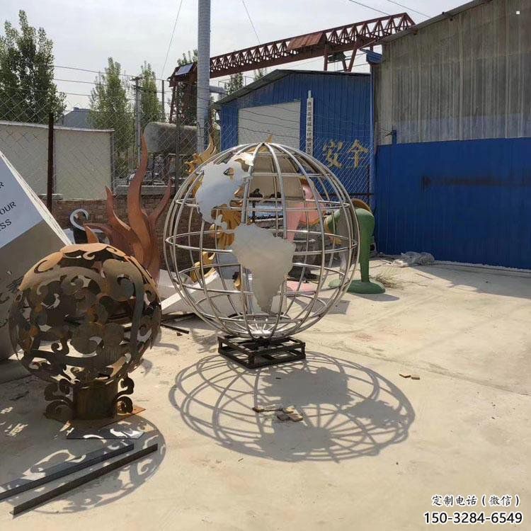 地球儀雕塑供應,城區小品,鏡面地球儀雕塑制造商 地球儀雕塑供應,城區小品,鏡面地球儀雕塑制造商