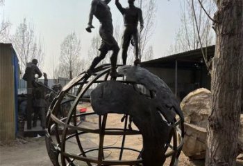 地球儀雕塑供應，校園雕塑，地球儀人物雕塑制造廠家