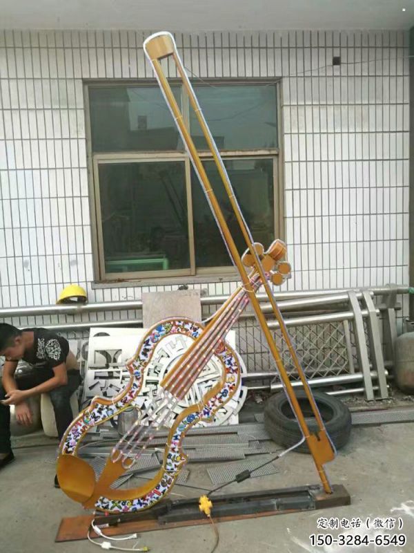 農(nóng)村吉他雕塑