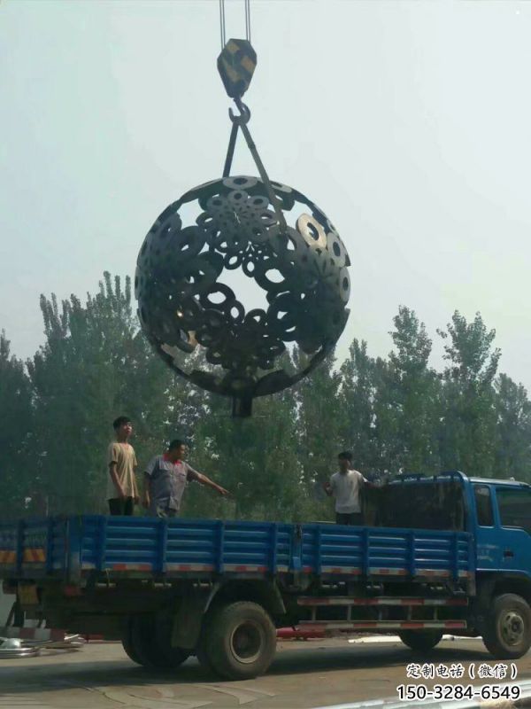 球體雕塑廠家優選，陸地擺件，不銹鋼球體雕塑供應