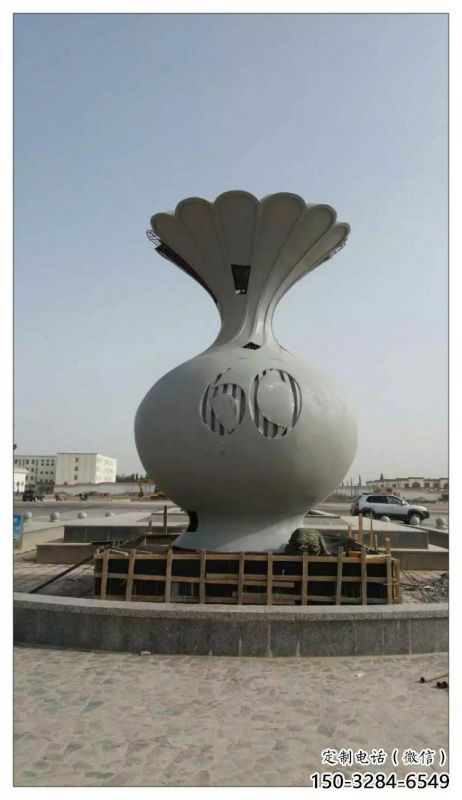 花瓶雕塑定做，城區(qū)小品，裝飾玻璃鋼花瓶雕塑定價