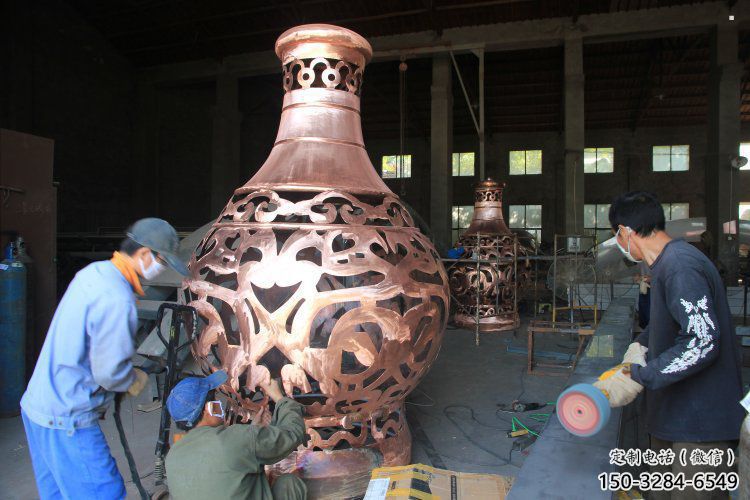 銅花瓶雕塑制作優選,戶外雕塑,軟裝銅花瓶雕塑廠家 銅花瓶雕塑制作優選,戶外雕塑,軟裝銅花瓶雕塑廠家