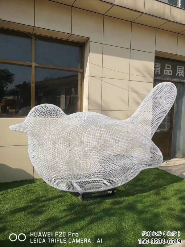 鏤空鳥雕塑優(yōu)選，多彩藝術(shù)，抽象鐵藝小鳥雕塑選用
