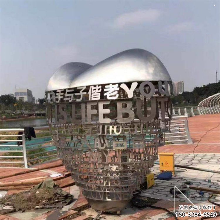 心形球雕塑制造，歐式風(fēng)格，不銹鋼心形球雕塑廠家定價