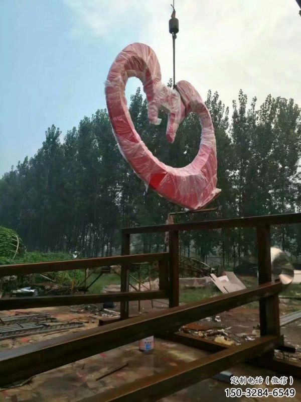 愛心雕塑提供，美陳雕塑，景觀烤漆愛心雕塑承接