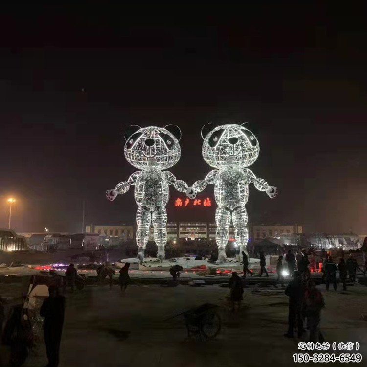 金屬熊貓雕塑制造,景觀雕塑,鏤空熊貓雕塑制作廠家 金屬熊貓雕塑制造,景觀雕塑,鏤空熊貓雕塑制作廠家