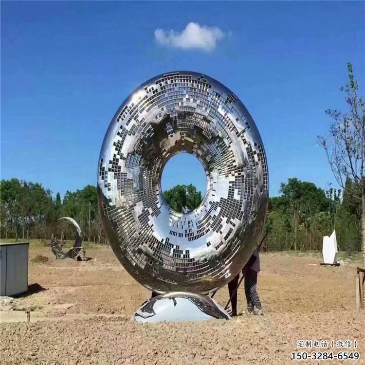 鏤空圓環雕塑制造商,美陳雕塑,不銹鋼圓環雕塑供給 鏤空圓環雕塑制造商,美陳雕塑,不銹鋼圓環雕塑供給