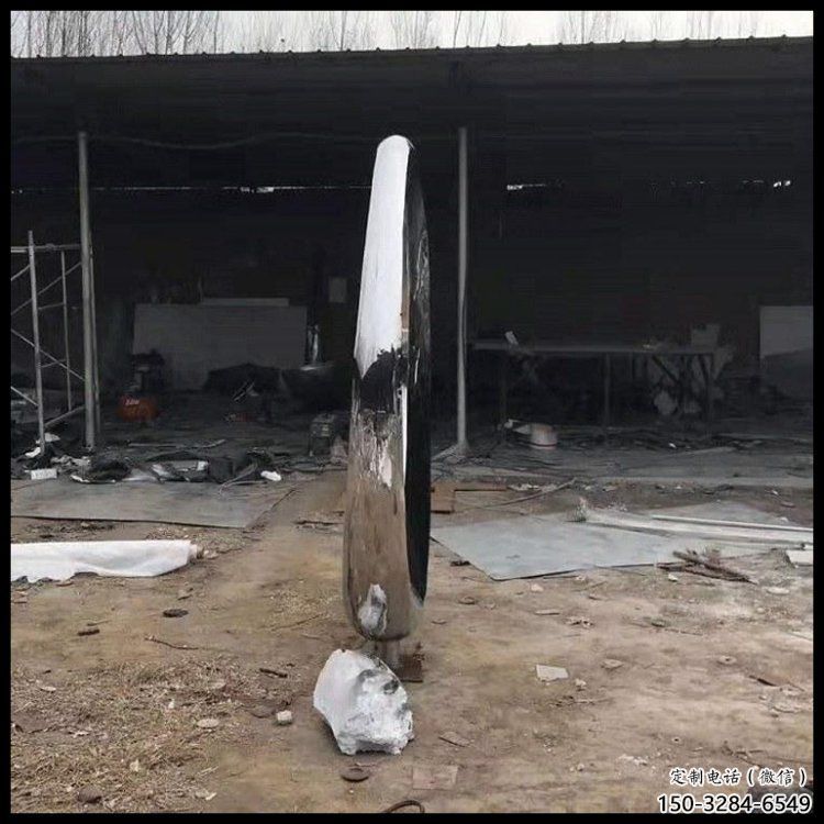 月亮雕塑優(yōu)選，多彩藝術(shù)，鏡面鏤空月亮雕塑選用