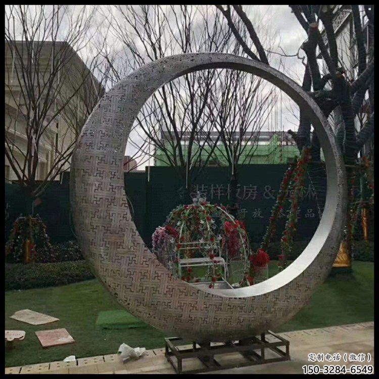 月牙雕塑工廠優(yōu)選，城市裝飾，景觀鏤空月牙雕塑供給